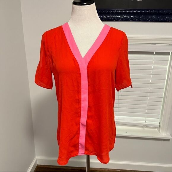New! New York & Company Red Top With Pink Trim Sz M - Picture 4 of 7